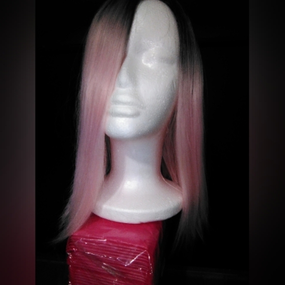Light pink synthetic biased cut wig with black roots - Picture 1 of 3